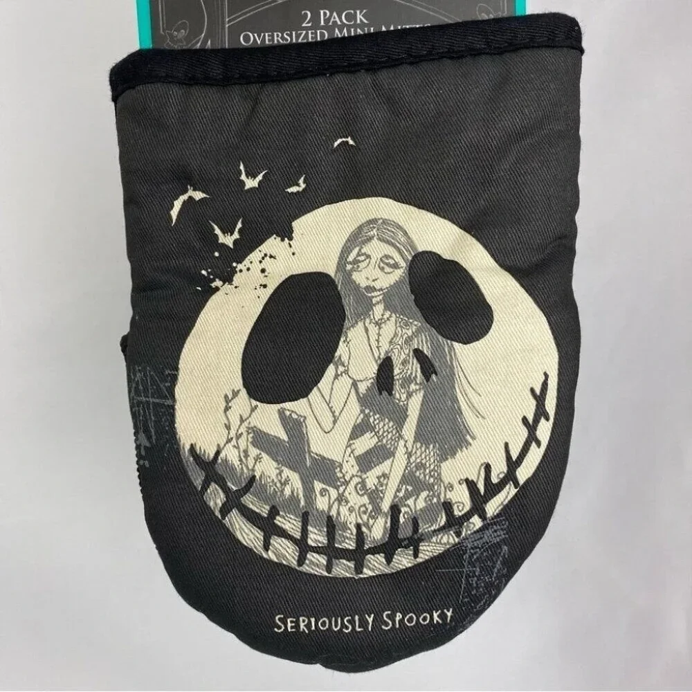 Disney Nightmare Before Christmas Jack & Sally Mini Oven Mitts 2 Pack Black NWT